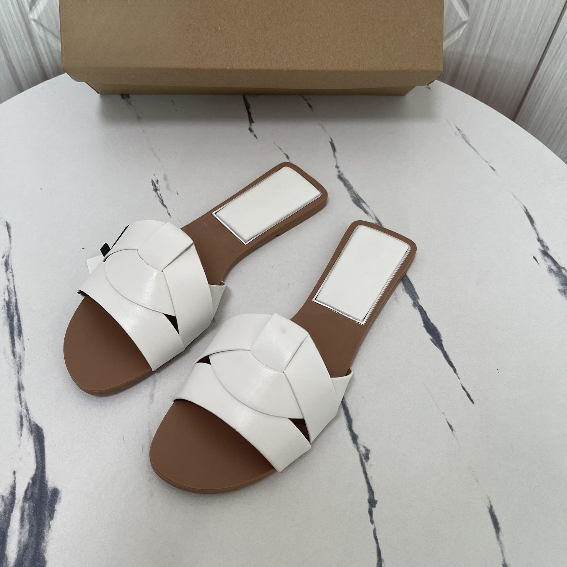 ZA New Product: Large Sized Flat Shoes for Foreign Trade in Europe and America, 2024 Summer Round Headed Fashion Beach Sandals, Women's Outdoor Cool Slippers ZA New Product: Large Sized Flat Shoes for Foreign Trade in Europe and America, 2024 Summer Round Headed Fashion Beach Sandals, Women's Outdoor Cool Slippers