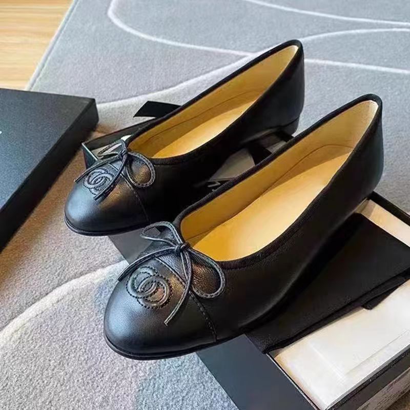 Small Fragrant Round Head Shallow Mouth Flat Flat Single Shoes for Women 2025 New Fairy Style Genuine Leather Bow Color blocked Ballet Shoes Small Fragrant Round Head Shallow Mouth Flat Flat Single Shoes for Women 2025 New Fairy Style Genuine Leather Bow Color blocked Ballet Shoes