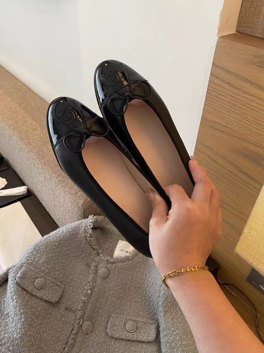 Small Fragrant Round Head Shallow Mouth Flat Flat Single Shoes for Women 2025 New Fairy Style Genuine Leather Bow Color blocked Ballet Shoes Small Fragrant Round Head Shallow Mouth Flat Flat Single Shoes for Women 2025 New Fairy Style Genuine Leather Bow Color blocked Ballet Shoes