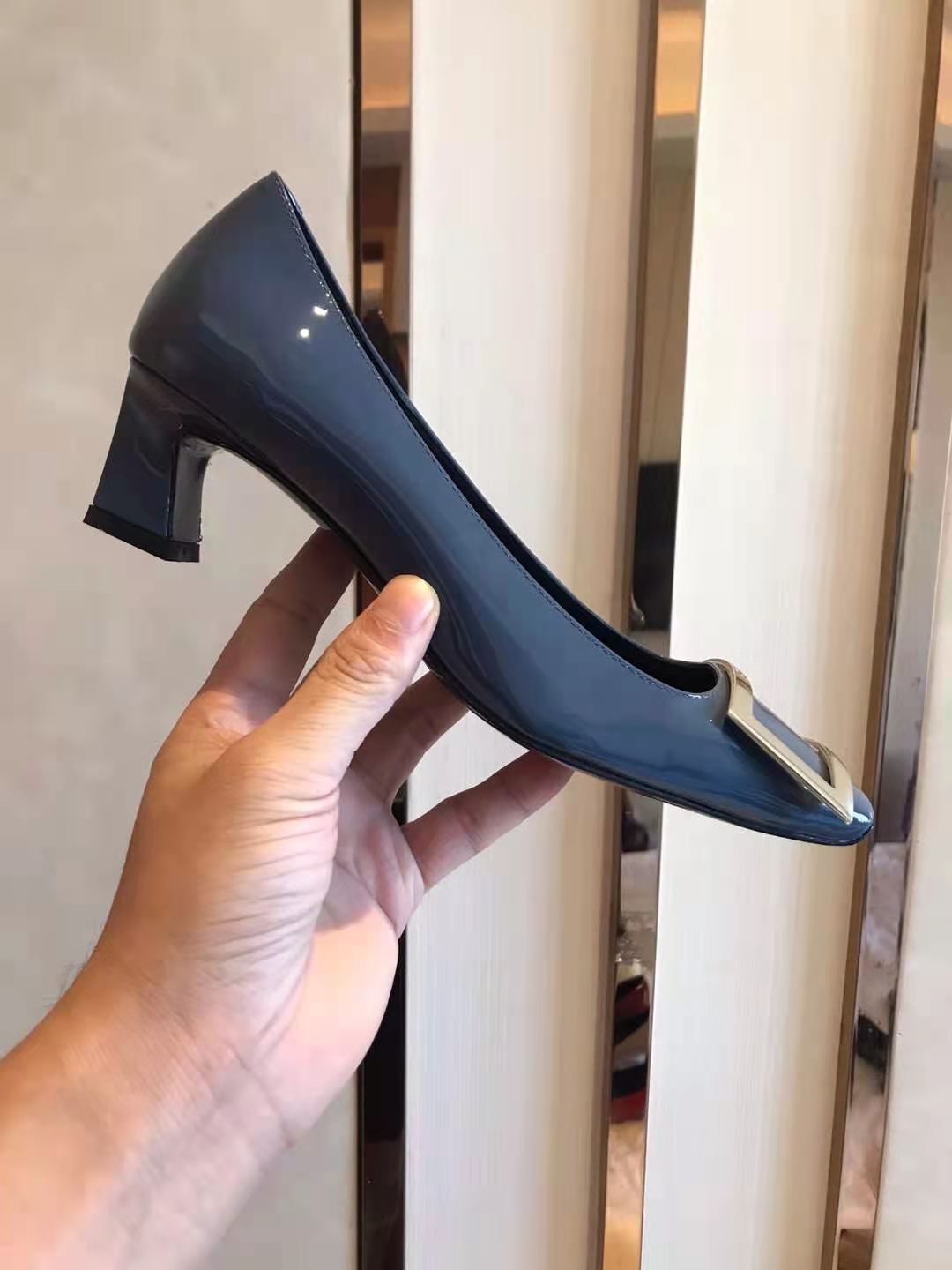 RENYOUVIWIOR square buckle single shoes, thick heel, middle heel, flat bottomed square toe, shallow mouth women's shoes, wedding shoes, commuting high heels RENYOUVIWIOR square buckle single shoes, thick heel, middle heel, flat bottomed square toe, shallow mouth women's shoes, wedding shoes, commuting high heels