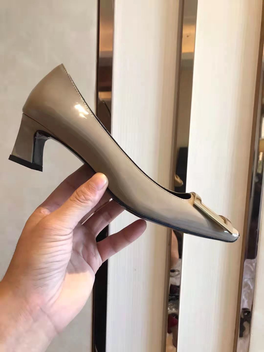 RENYOUVIWIOR square buckle single shoes, thick heel, middle heel, flat bottomed square toe, shallow mouth women's shoes, wedding shoes, commuting high heels RENYOUVIWIOR square buckle single shoes, thick heel, middle heel, flat bottomed square toe, shallow mouth women's shoes, wedding shoes, commuting high heels