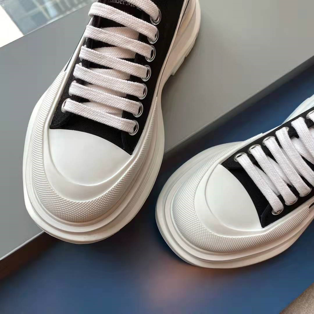 McQueen low cut canvas shoes, sponge thick sole, height increasing straps, white shoes, round toe men's and women's shoes, couple casual dad shoes McQueen low cut canvas shoes, sponge thick sole, height increasing straps, white shoes, round toe men's and women's shoes, couple casual dad shoes