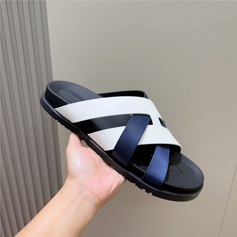 Thick soled slippers for outdoor wear in the summer of 2025, new woven one-piece magic casual flat sandals for foreign trade beach Thick soled slippers for outdoor wear in the summer of 2025, new woven one-piece magic casual flat sandals for foreign trade beach