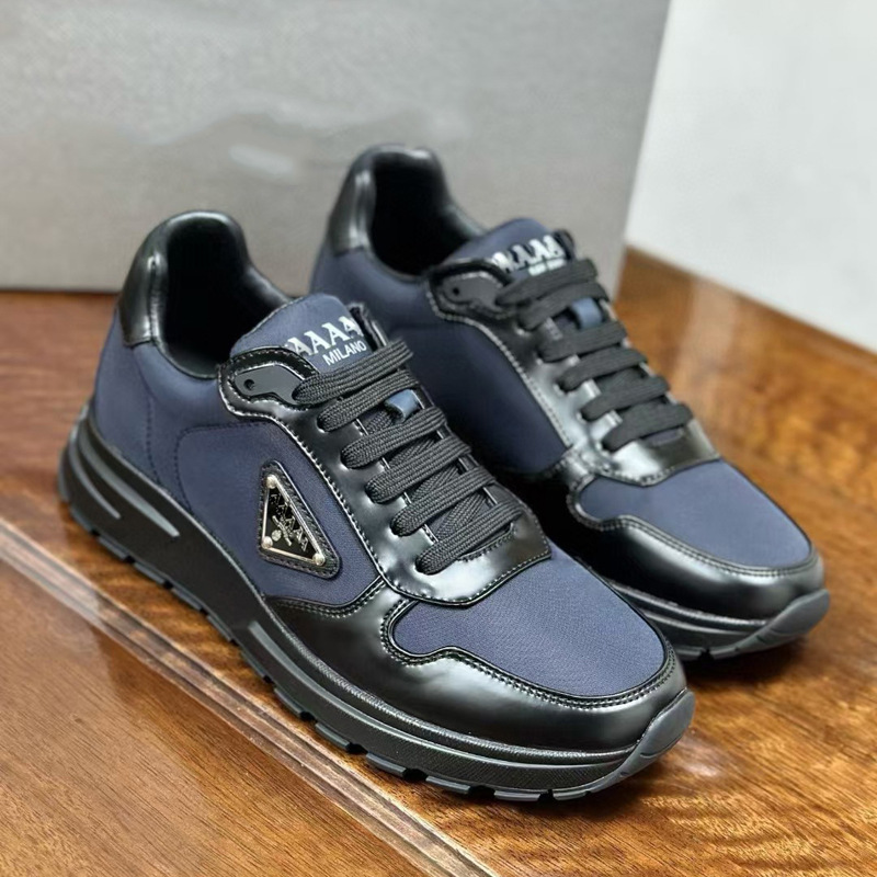 2024 New European Station Men's Shoes Leather Fashion Personalized Sports and Leisure Board Shoes Strap Versatile Outdoor Running Shoes