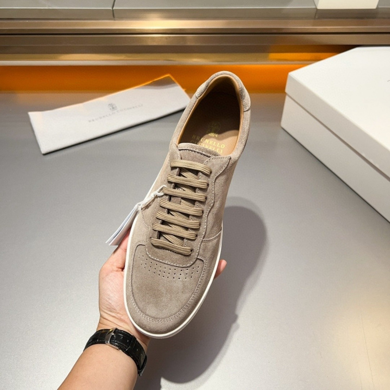 European station new men's cow suede fabric splicing soft and comfortable sports shoes fashionable and lightweight lace up casual shoes European station new men's cow suede fabric splicing soft and comfortable sports shoes fashionable and lightweight lace up casual shoes