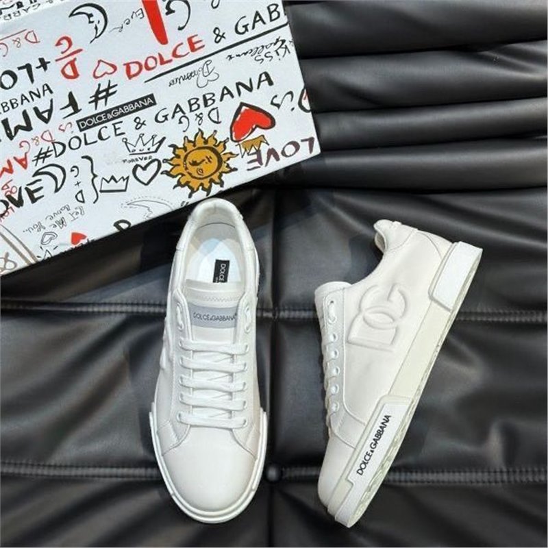 European new DG fashion letter sports casual shoes breathable men's lace up men's shoes white shoes leather board shoes European new DG fashion letter sports casual shoes breathable men's lace up men's shoes white shoes leather board shoes