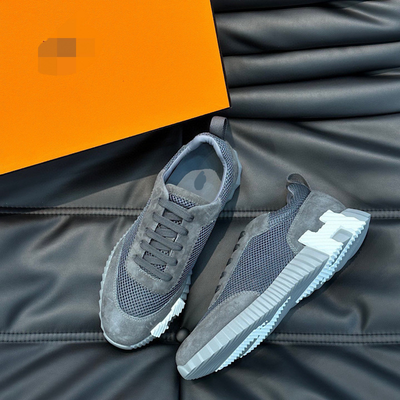 New cowhide patchwork canvas breathable lace up casual board shoes for European station, Guangzhou foreign trade men's shoes New cowhide patchwork canvas breathable lace up casual board shoes for European station, Guangzhou foreign trade men's shoes