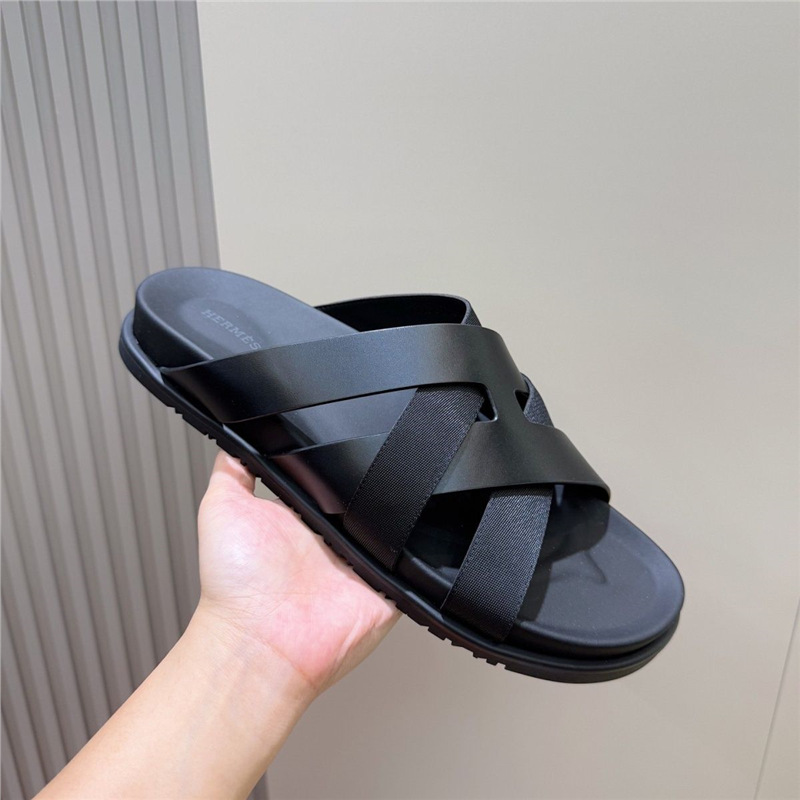 Thick soled slippers for outdoor wear in the summer of 2025, new woven one-piece magic casual flat sandals for foreign trade beach