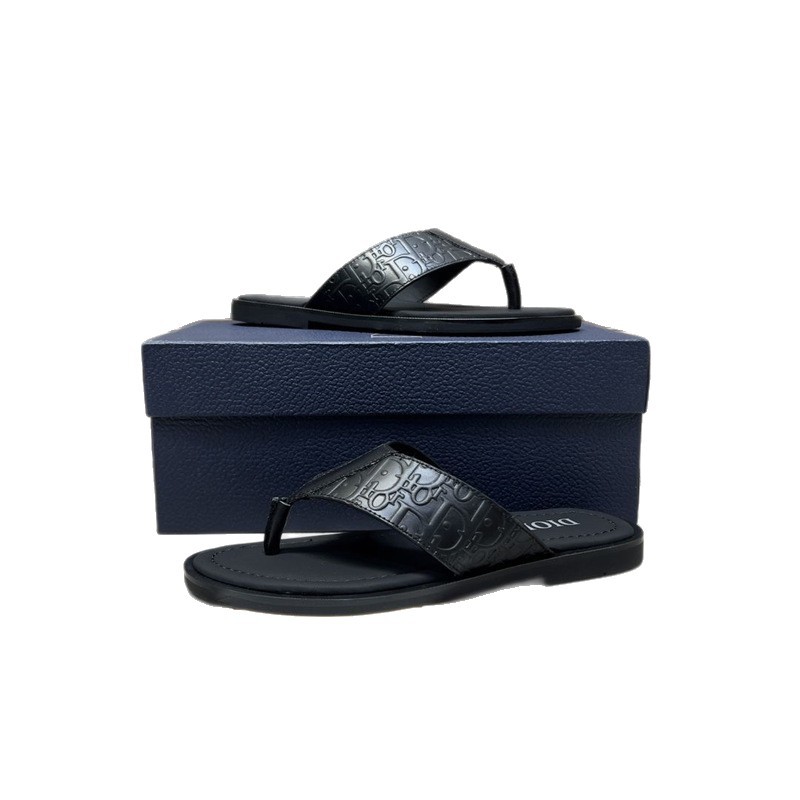 New men's casual slippers, popular online, high-end Instagram, personalized, anti slip, comfortable beach shoes, stylish men's slippers for wearing on the outside New men's casual slippers, popular online, high-end Instagram, personalized, anti slip, comfortable beach shoes, stylish men's slippers for wearing on the outside