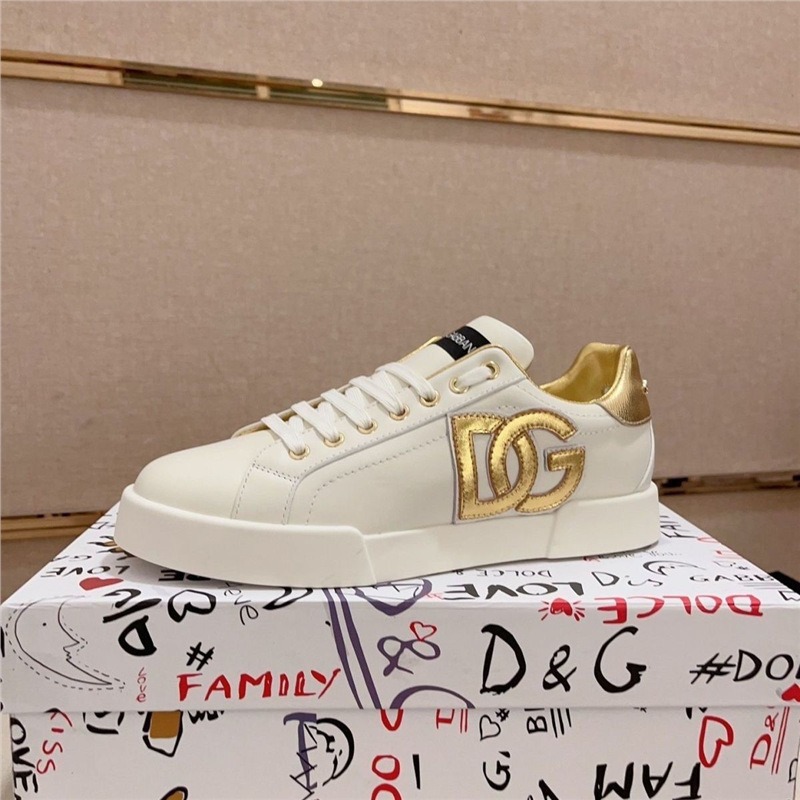 European new fashionable men's board shoes, lace up casual shoes, letter DG breathable men's shoes, sports white shoes, genuine leather European new fashionable men's board shoes, lace up casual shoes, letter DG breathable men's shoes, sports white shoes, genuine leather