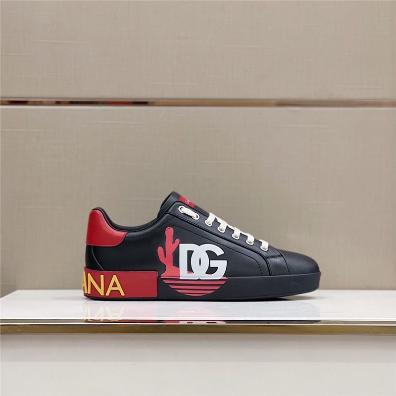 European leather new men's casual shoes versatile sports DG letter board shoes white shoes lace up fashionable men's shoes European leather new men's casual shoes versatile sports DG letter board shoes white shoes lace up fashionable men's shoes