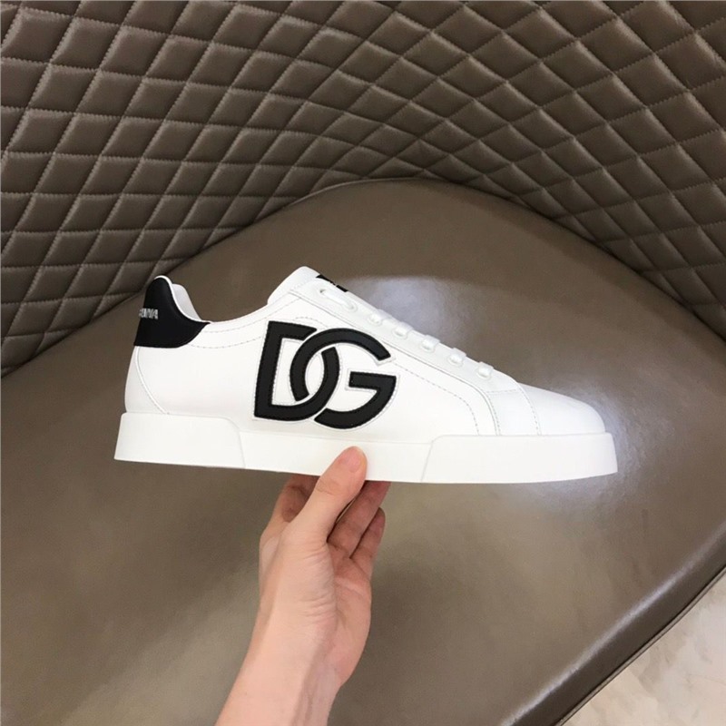 Trendy European Station DG letter genuine leather men's shoes new breathable white shoes lace up fashionable men's sports board shoes Trendy European Station DG letter genuine leather men's shoes new breathable white shoes lace up fashionable men's sports board shoes