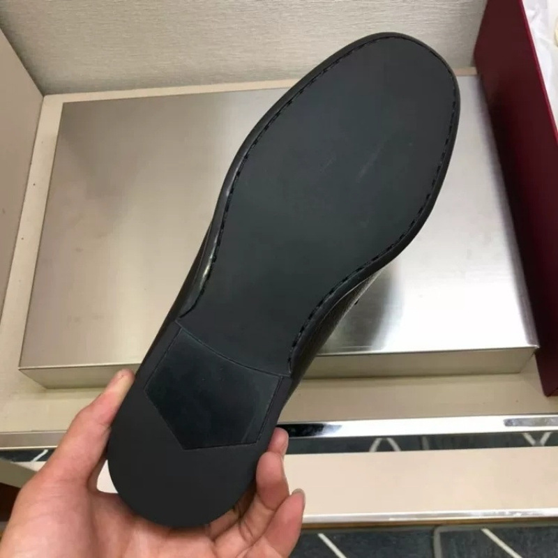 European station men's leather shoes, lightweight foreign trade fit, young men's business dress shoes, men's shoes, new foot pedals European station men's leather shoes, lightweight foreign trade fit, young men's business dress shoes, men's shoes, new foot pedals