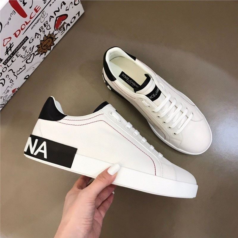 DG letter men's shoes, casual shoes, sports board shoes, popular white shoes, thin shoes, Korean version, trendy men's versatile, fashionable and comfortable DG letter men's shoes, casual shoes, sports board shoes, popular white shoes, thin shoes, Korean version, trendy men's versatile, fashionable and comfortable