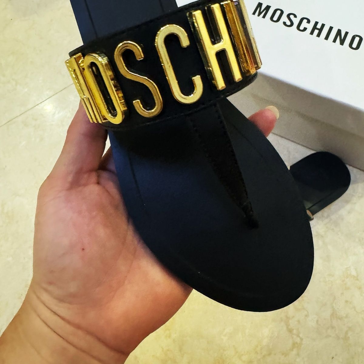 2025 Fashion Sandals with Flat Heels, Women's Outdoor Wear, Summer Metal, Internet Celebrity, Large Women's Shoes, Versatile Alphabet, British