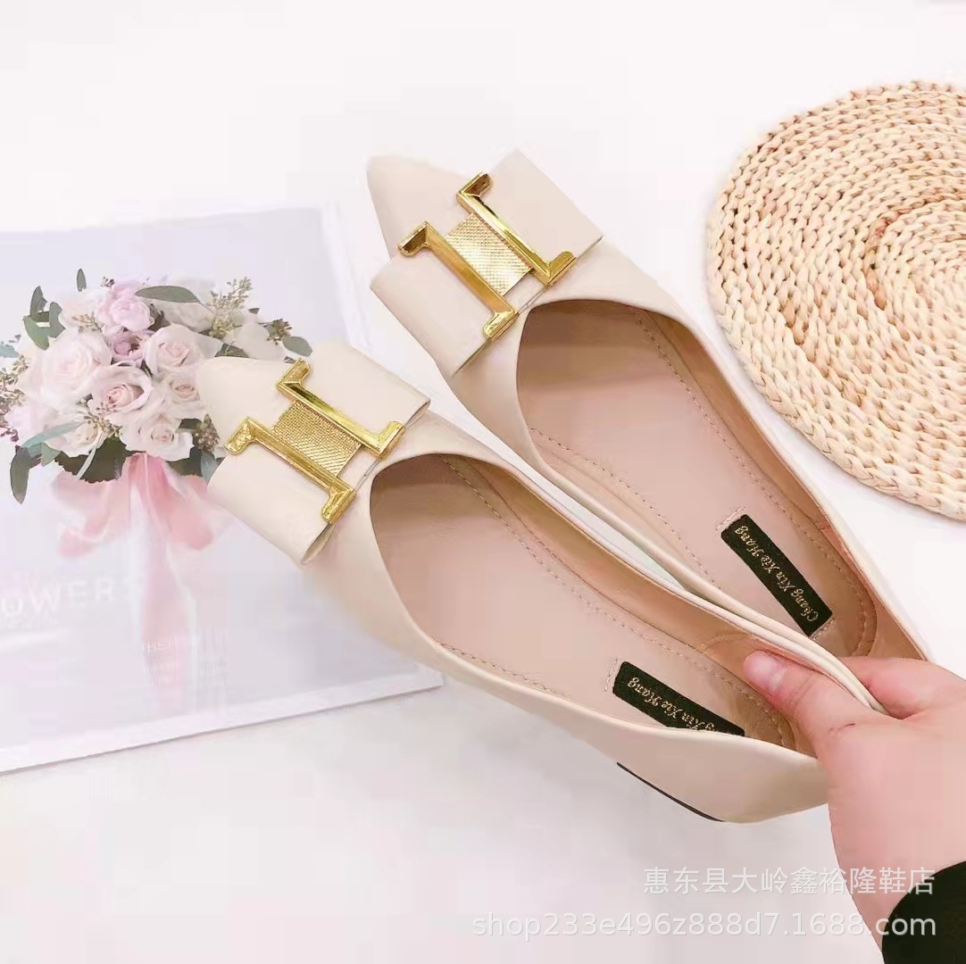 2022 Autumn New Pointed Shallow Mouth Single Shoes for Women, Soft Leather Water Diamond Buckle with Flat Bottom Shoes 2022 Autumn New Pointed Shallow Mouth Single Shoes for Women, Soft Leather Water Diamond Buckle with Flat Bottom Shoes