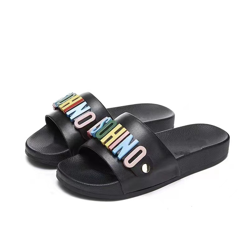 Fashion colored letter women's slippers 2025 summer internet famous slippers European and American style anti slip sponge bottom simple external wearing words