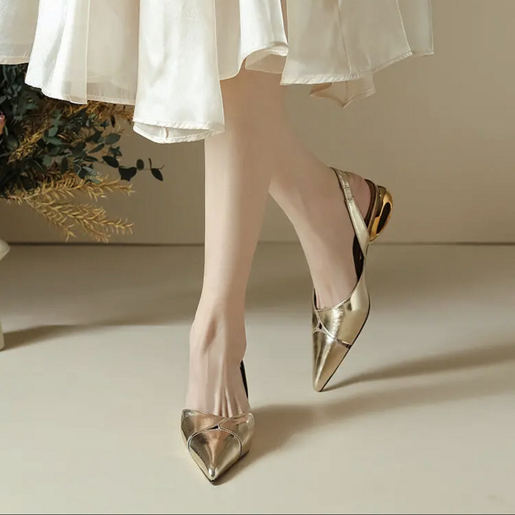 Internet celebrity pointed toe toe sandals for women in summer 2025, new styles for women in summer, French style shallow mouth shoes for outdoor wear Internet celebrity pointed toe toe sandals for women in summer 2025, new styles for women in summer, French style shallow mouth shoes for outdoor wear