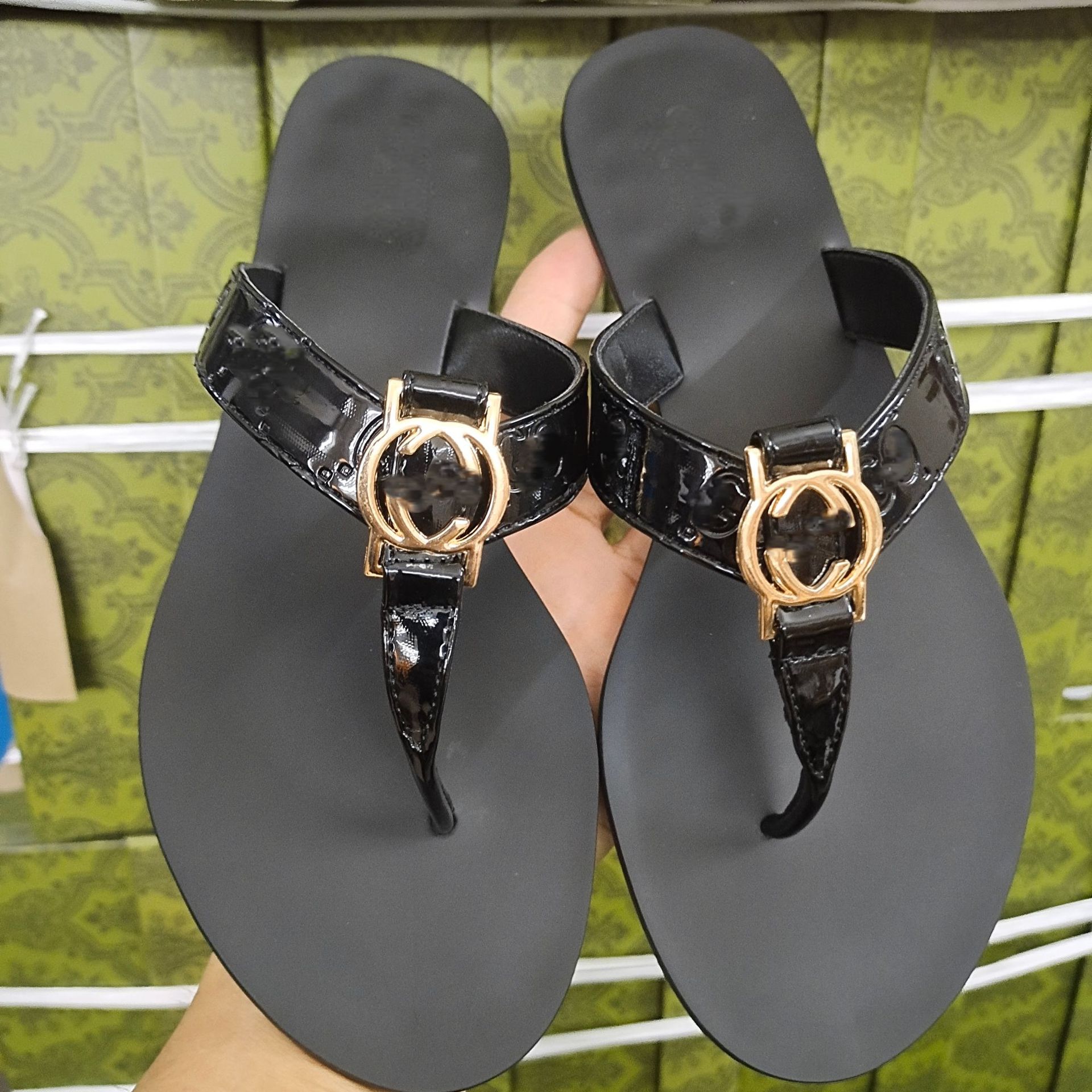 2025 summer new flip flops round headed flat bottomed oversized comfortable cool slippers 2025 summer new flip flops round headed flat bottomed oversized comfortable cool slippers