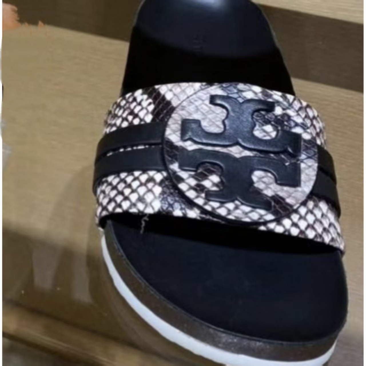 2025 New Summer Couple Slippers Anti slip EVA Wear resistant Thick Bottom Color blocked One line Drag for External Wearing Soft Bottom Cool Slippers 2025 New Summer Couple Slippers Anti slip EVA Wear resistant Thick Bottom Color blocked One line Drag for External Wearing Soft Bottom Cool Slippers