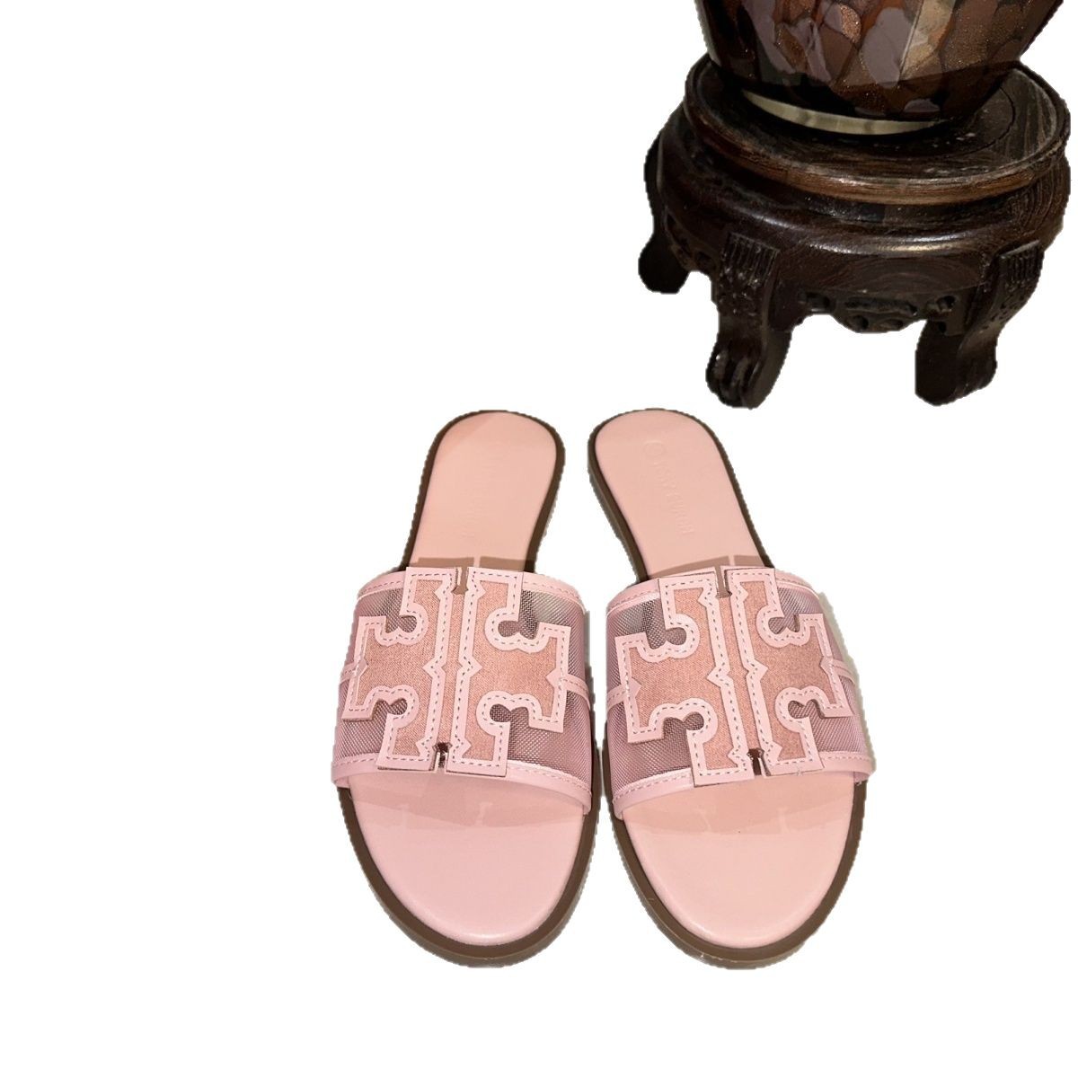 Flat bottomed one-piece slippers for women in the summer of 2025, fashionable for outdoor wear, vacation and tourism, beach shoes with exposed toes, cool slippers Flat bottomed one-piece slippers for women in the summer of 2025, fashionable for outdoor wear, vacation and tourism, beach shoes with exposed toes, cool slippers