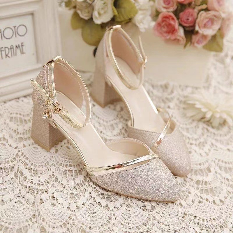 2025 Spring New One Button Baotou Sandals for Women, Korean Edition, Thick Heels, Pointed Hollow, Daily Women's Sandals 2025 Spring New One Button Baotou Sandals for Women, Korean Edition, Thick Heels, Pointed Hollow, Daily Women's Sandals