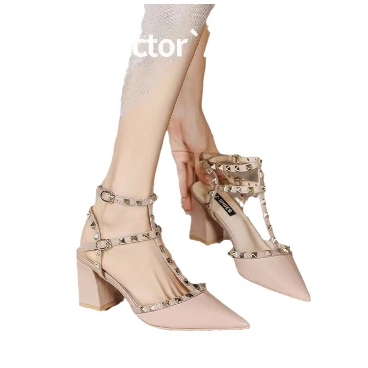 Summer Versatile 2024 Pointed Riveted Shoes with Pointed Headtips Roman Sandals for Women Wearing Fashionable and Comfortable Retro Women's Shoes Summer Versatile 2024 Pointed Riveted Shoes with Pointed Headtips Roman Sandals for Women Wearing Fashionable and Comfortable Retro Women's Shoes