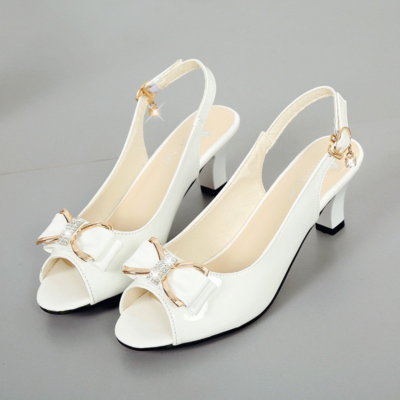 Manufacturer's direct supply of 2023 spring and summer new Korean version one button foreign trade spot fashion casual fish mouth large size women's sandals Manufacturer's direct supply of 2023 spring and summer new Korean version one button foreign trade spot fashion casual fish mouth large size women's sandals