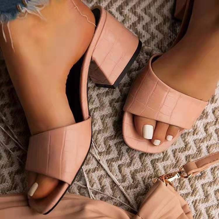 Wish European and American Fashion Foreign Trade Large Women's Shoes 2023 New Summer Set with Thick Heels for Wearing Sandals for Women Wish European and American Fashion Foreign Trade Large Women's Shoes 2023 New Summer Set with Thick Heels for Wearing Sandals for Women