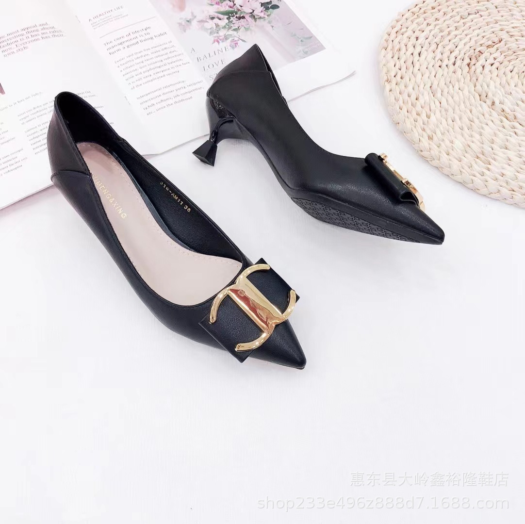 High heeled women's 2022 new design, niche single shoe, slim heel, French mid heel, pointed toe women's shoes High heeled women's 2022 new design, niche single shoe, slim heel, French mid heel, pointed toe women's shoes