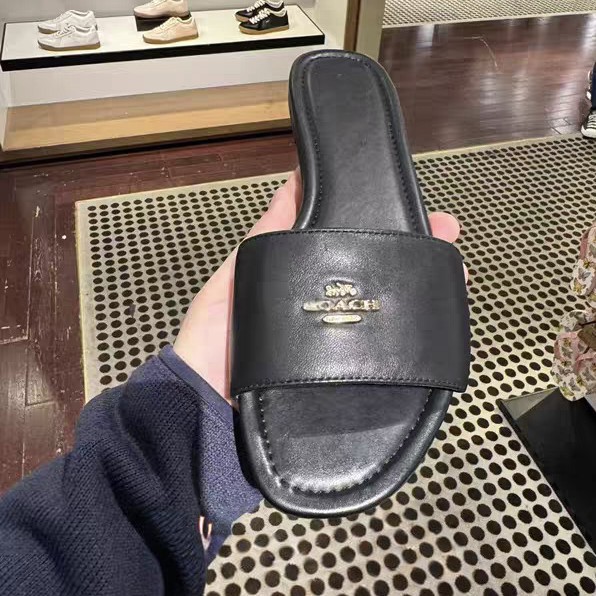 P's new model in Europe, America, Middle East, Dubai, Netherlands, Germany, Canada, metal logo, leather, shiny surface, flat bottom, straight drag