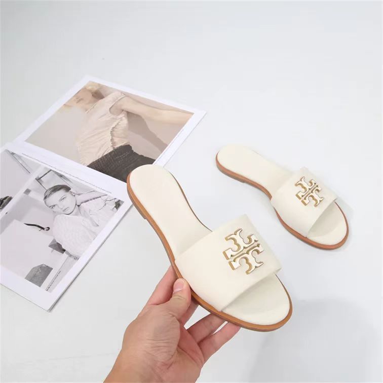 European and American casual beach shoes 2025 new metal flat bottomed temperament slippers for women's comfortable temperament sandals cross-border