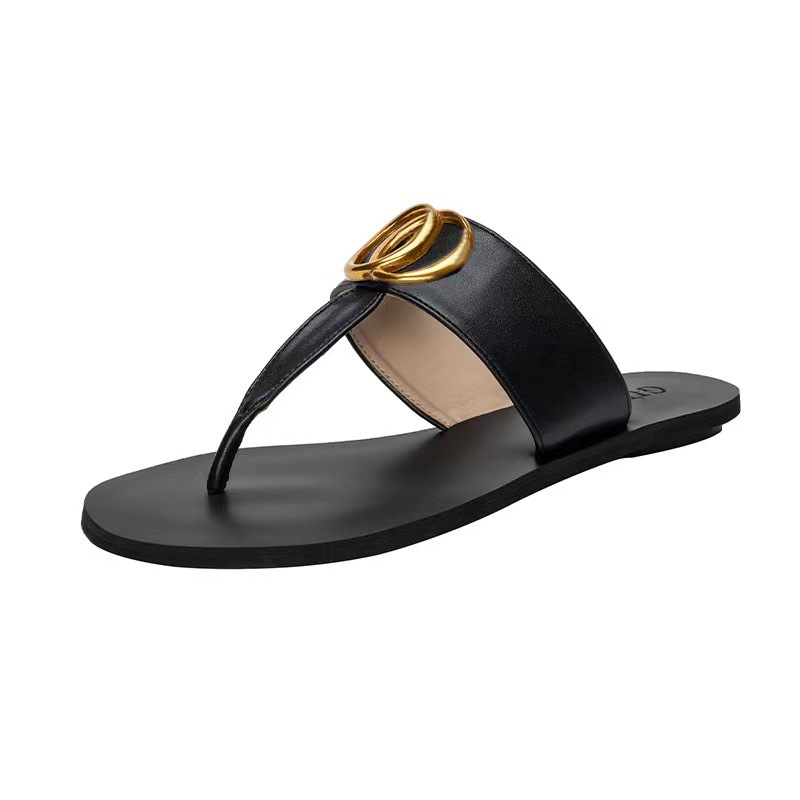 2025 New Four Seasons Flat Bottom Leather Flip flops for Women's Classic GC Home Clip Metal Buckle Large Beach Shoes 2025 New Four Seasons Flat Bottom Leather Flip flops for Women's Classic GC Home Clip Metal Buckle Large Beach Shoes