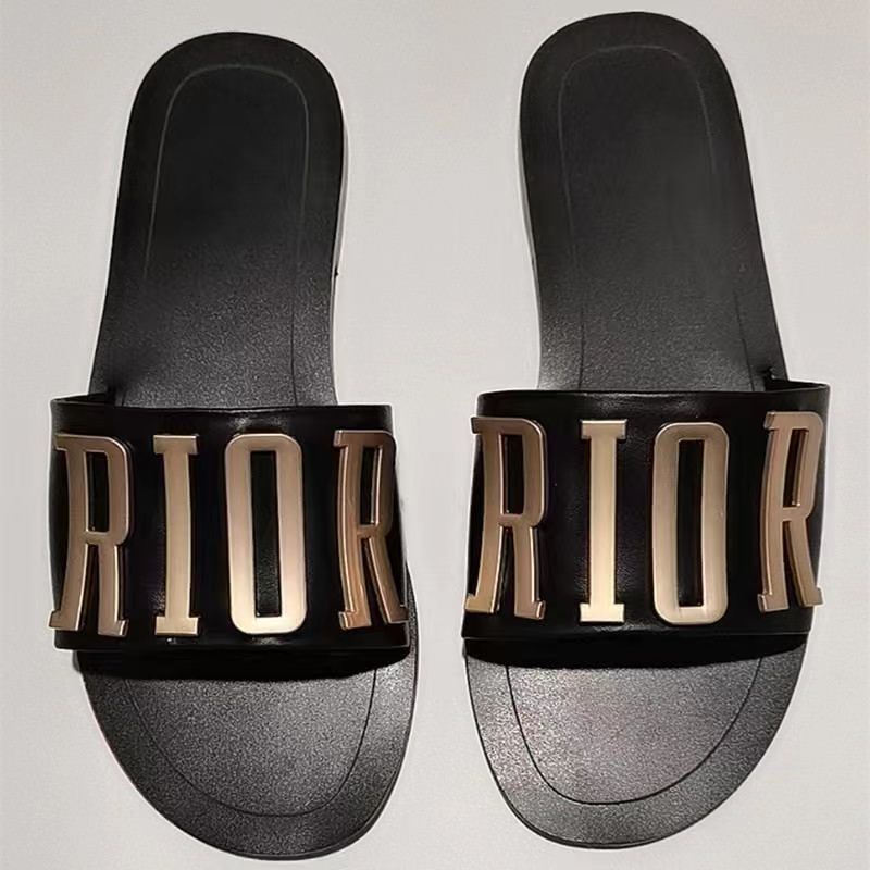 2025 Summer New Internet Celebrity Cowhide Metal Letter Cool Slippers for Women Fashion Outerwear Flat Lazy Sandals