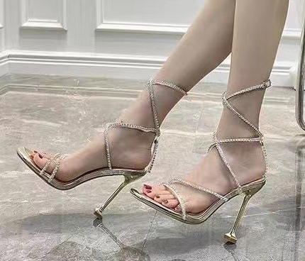 2024 Summer New Square Head Diamond Sandals with Thin Heels and Open Toe High Heels Crystal Sexy Strap Roman Shoes for Women 2024 Summer New Square Head Diamond Sandals with Thin Heels and Open Toe High Heels Crystal Sexy Strap Roman Shoes for Women
