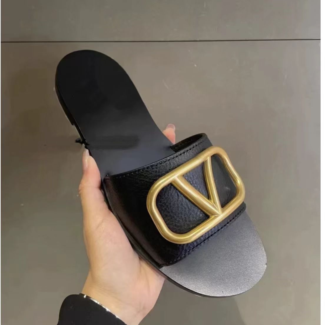 2025 New Korean Fashion Women's Slippers with One Line, Open Toe, Versatile Flat Bottom, Cool Slippers, Women's Shoes, Travel and Vacation Shoes 2025 New Korean Fashion Women's Slippers with One Line, Open Toe, Versatile Flat Bottom, Cool Slippers, Women's Shoes, Travel and Vacation Shoes