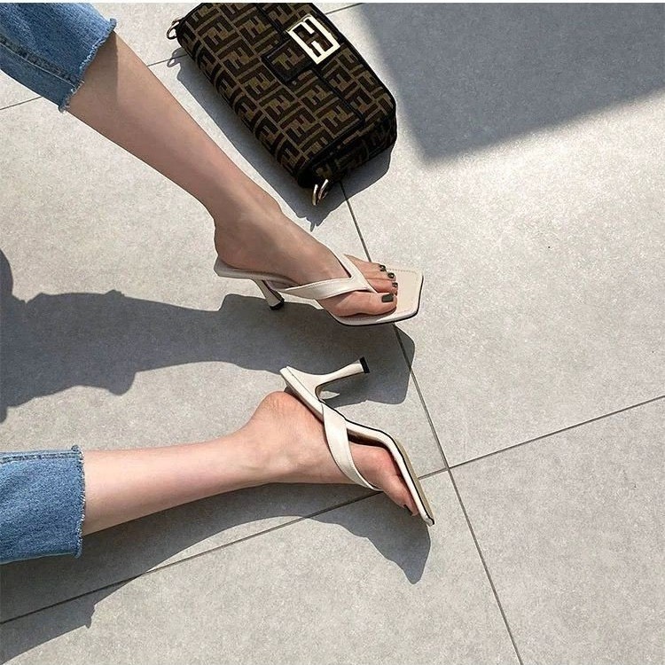 Flip flops, toe flip flops, women's 2025 summer new style, European and American square toe, internet famous, sexy slim heels, beige high heels Flip flops, toe flip flops, women's 2025 summer new style, European and American square toe, internet famous, sexy slim heels, beige high heels