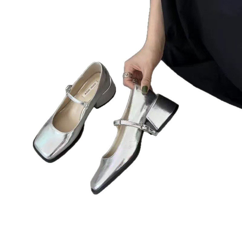 Spring 2025 new square heel Mary Jane shoes with British style square toe black patent leather small leather shoes Le Fu single shoes Spring 2025 new square heel Mary Jane shoes with British style square toe black patent leather small leather shoes Le Fu single shoes