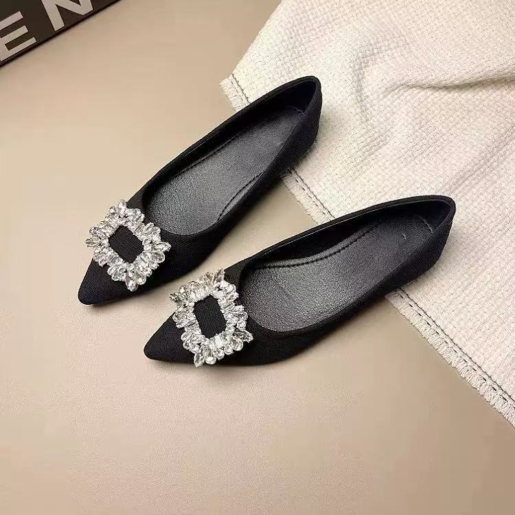 2025 New Women's Button Water Diamond Shoes Design Sense Pointed Flat Bottom French Small Fragrant Style Fashion socialite Niche Single Shoes 2025 New Women's Button Water Diamond Shoes Design Sense Pointed Flat Bottom French Small Fragrant Style Fashion socialite Niche Single Shoes