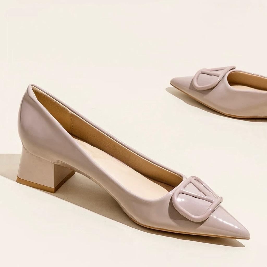 Temperament internet celebrity fashion pointed thick single order shoes for women 2024 new shallow mouth versatile and comfortable professional mid heeled high heels