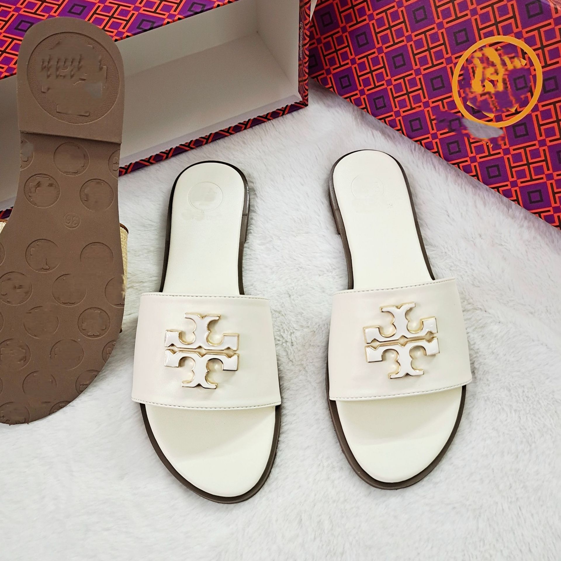 Foreign Trade Women's Flat Slippers 2025 High Version Sheepskin Letter Logo One Font Slippers Manufacturer Wholesale