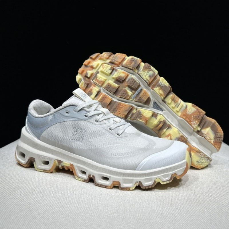 On the Run x LUEWE Luo Yiwei Cloudventure 2.0 low cut casual shoes for daily life