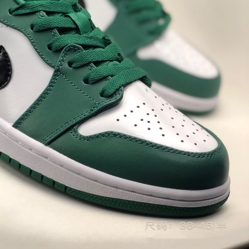 High version pure original AJ1 low cut men's shoes, blue and white inverted hook dunk panda SB black and white board shoes basketball shoes High version pure original AJ1 low cut men's shoes, blue and white inverted hook dunk panda SB black and white board shoes basketball shoes