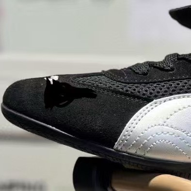 Non slip and wear-resistant support for side stepping casual shoes Non slip and wear-resistant support for side stepping casual shoes