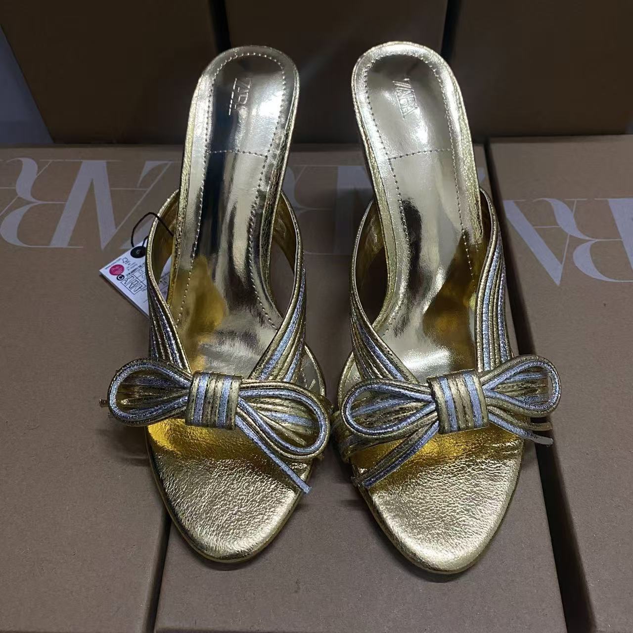 ZA2025 Summer New Round Head Bow Decorative Sandals for Women, Gold European and American Style, Versatile Sandals for Daily Use, Women