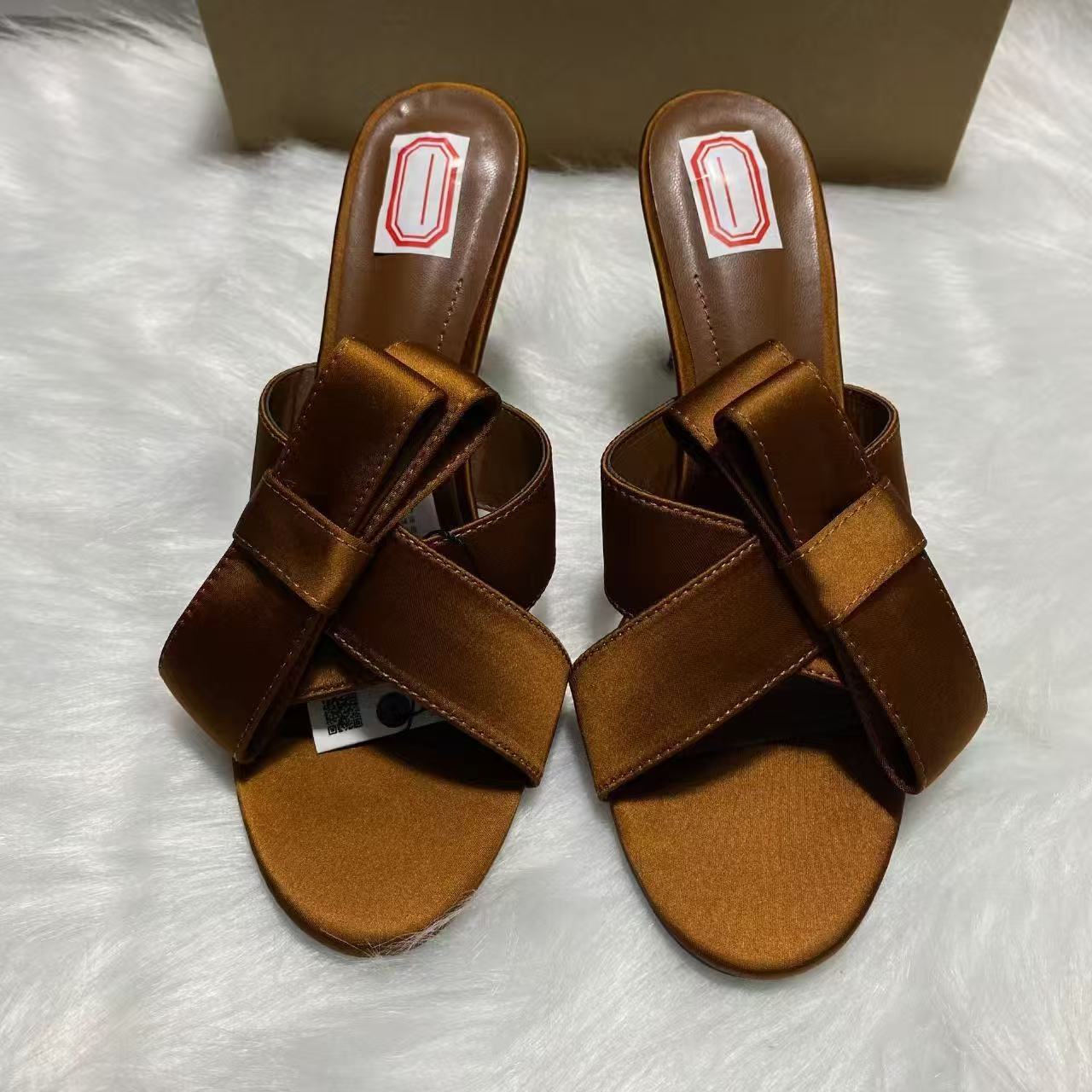 ZA2025 New Flat Flat Cross One Word Slippers for Women in Summer, Wearing Fairy Style with Skirt Cross Beach, Cool Beach