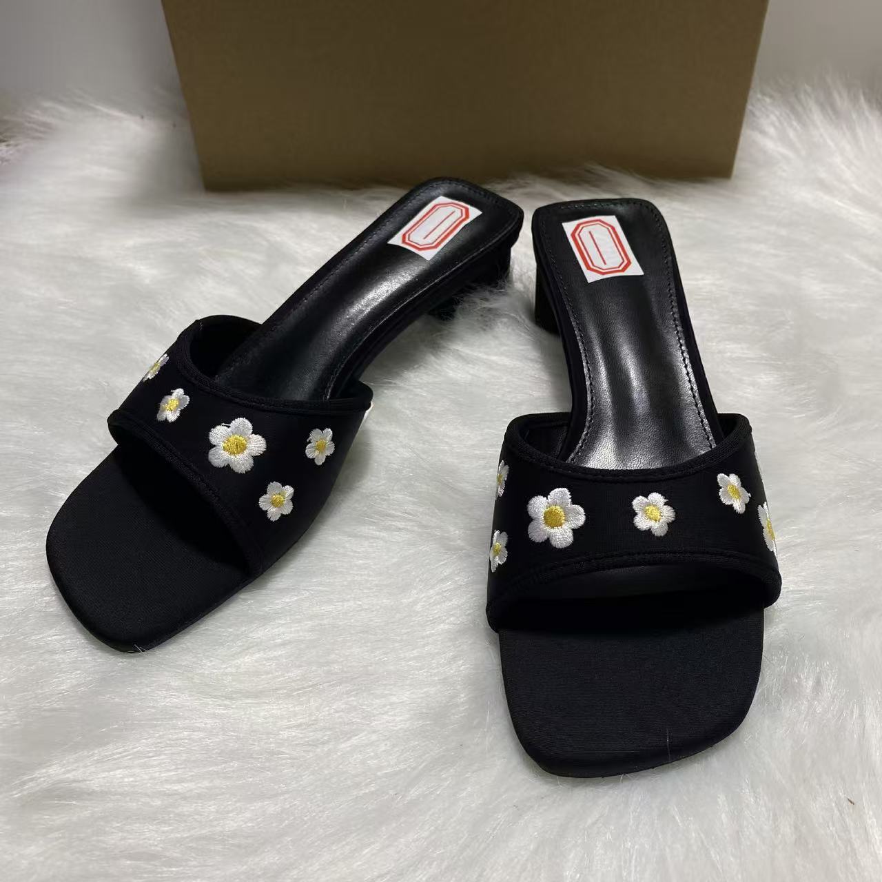 ZA manufacturer's silk and satin sandals, women's slippers for outdoor wear, 2025 new summer square toe petal high heels, colorful flowers
