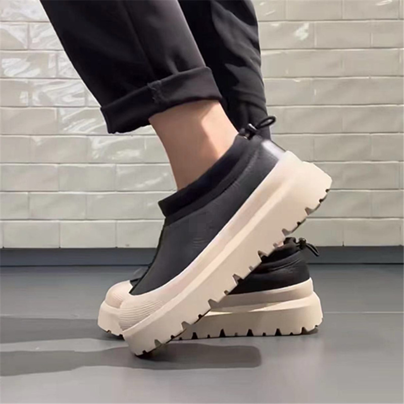 One foot leather integrated waterproof snow boots 2025 new men's and women's couple style height increasing thick sole with plush casual shoes One foot leather integrated waterproof snow boots 2025 new men's and women's couple style height increasing thick sole with plush casual shoes