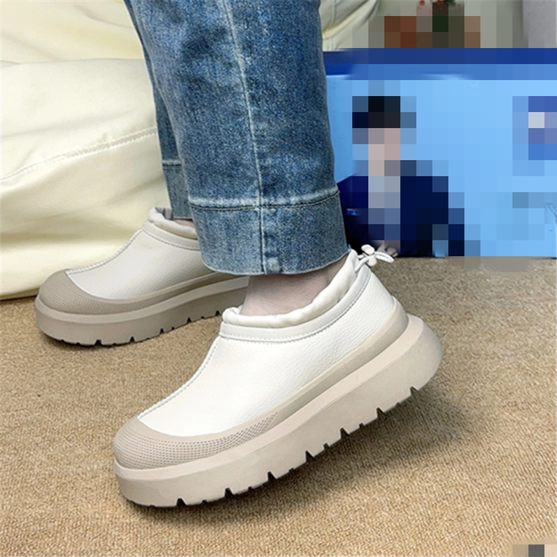 One foot leather integrated waterproof snow boots 2025 new men's and women's couple style height increasing thick sole with plush casual shoes One foot leather integrated waterproof snow boots 2025 new men's and women's couple style height increasing thick sole with plush casual shoes