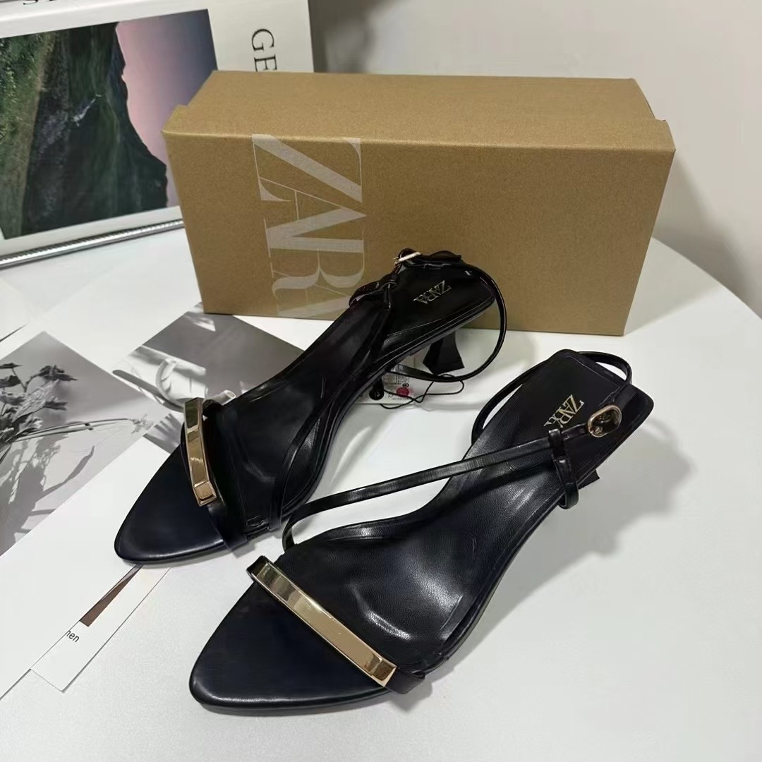 ZA2024 Spring New Women's Shoes Black Metal Buckle Strap Fashion High Heels Rear Tripstrap Thin Heel Sandals